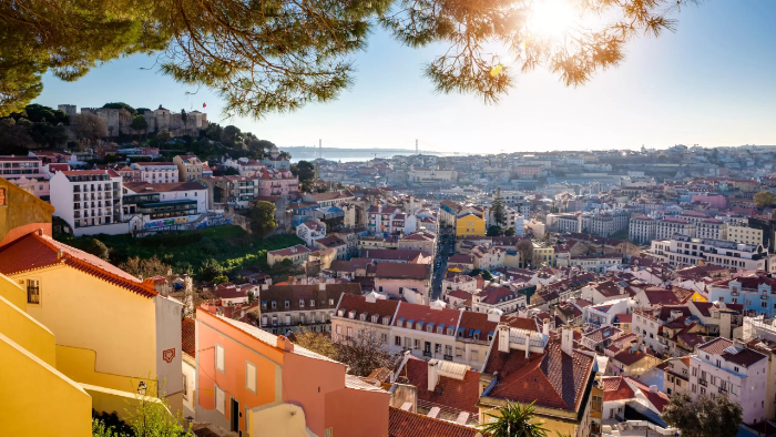 invest in property in Algarve to get the Portuguese golden visa